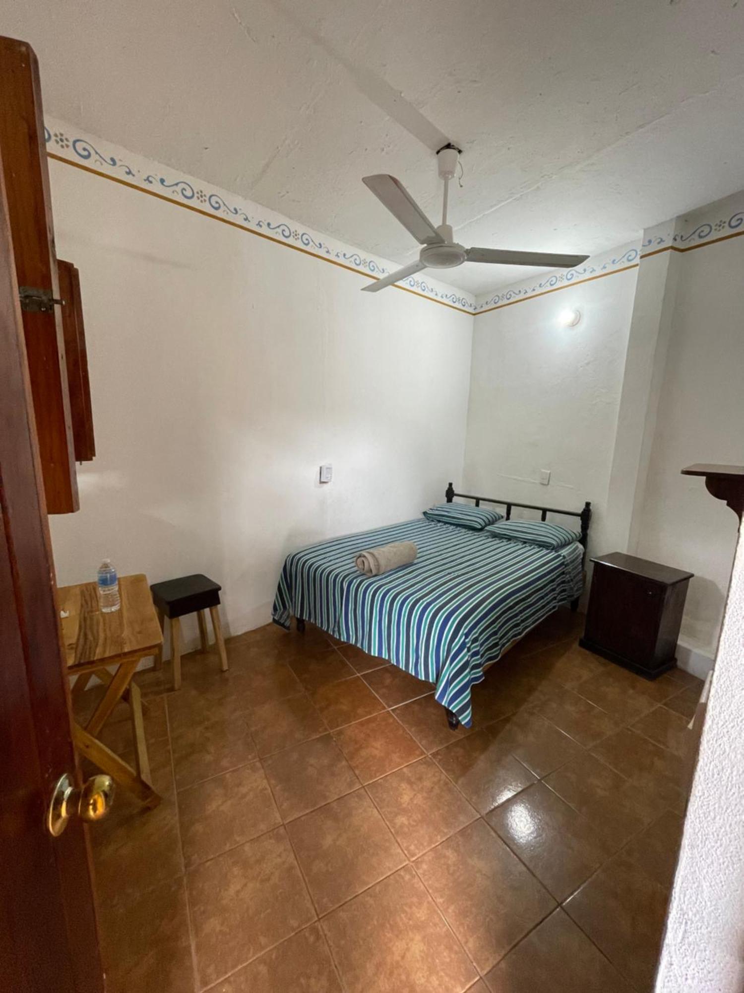 Hotel Posada Playa Manzanillo Пуерто-Ескондідо Екстер'єр фото