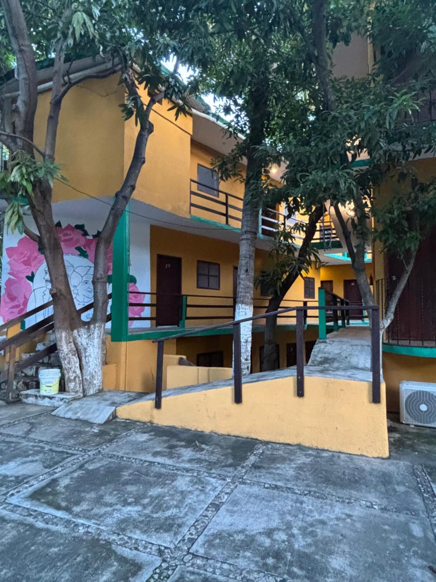 Hotel Posada Playa Manzanillo Пуерто-Ескондідо Екстер'єр фото